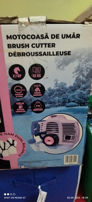 Vând motocoasa în cutie sigilata