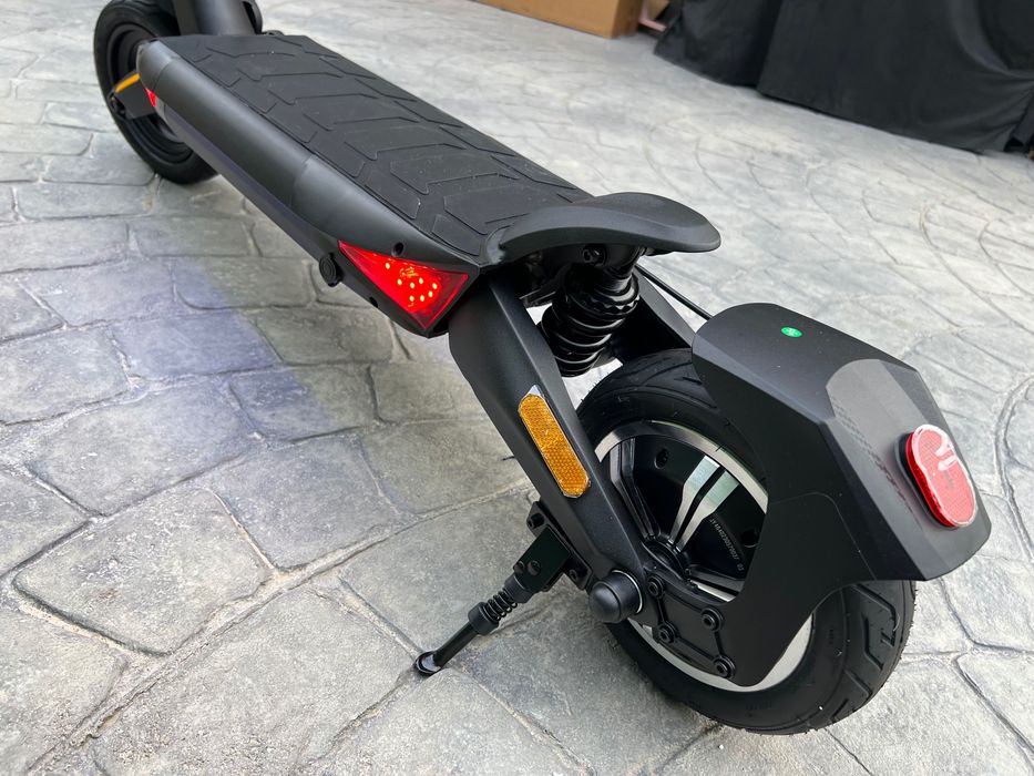 Мощна електрическа тротинетка T8 - 1000W 48V/15Ah