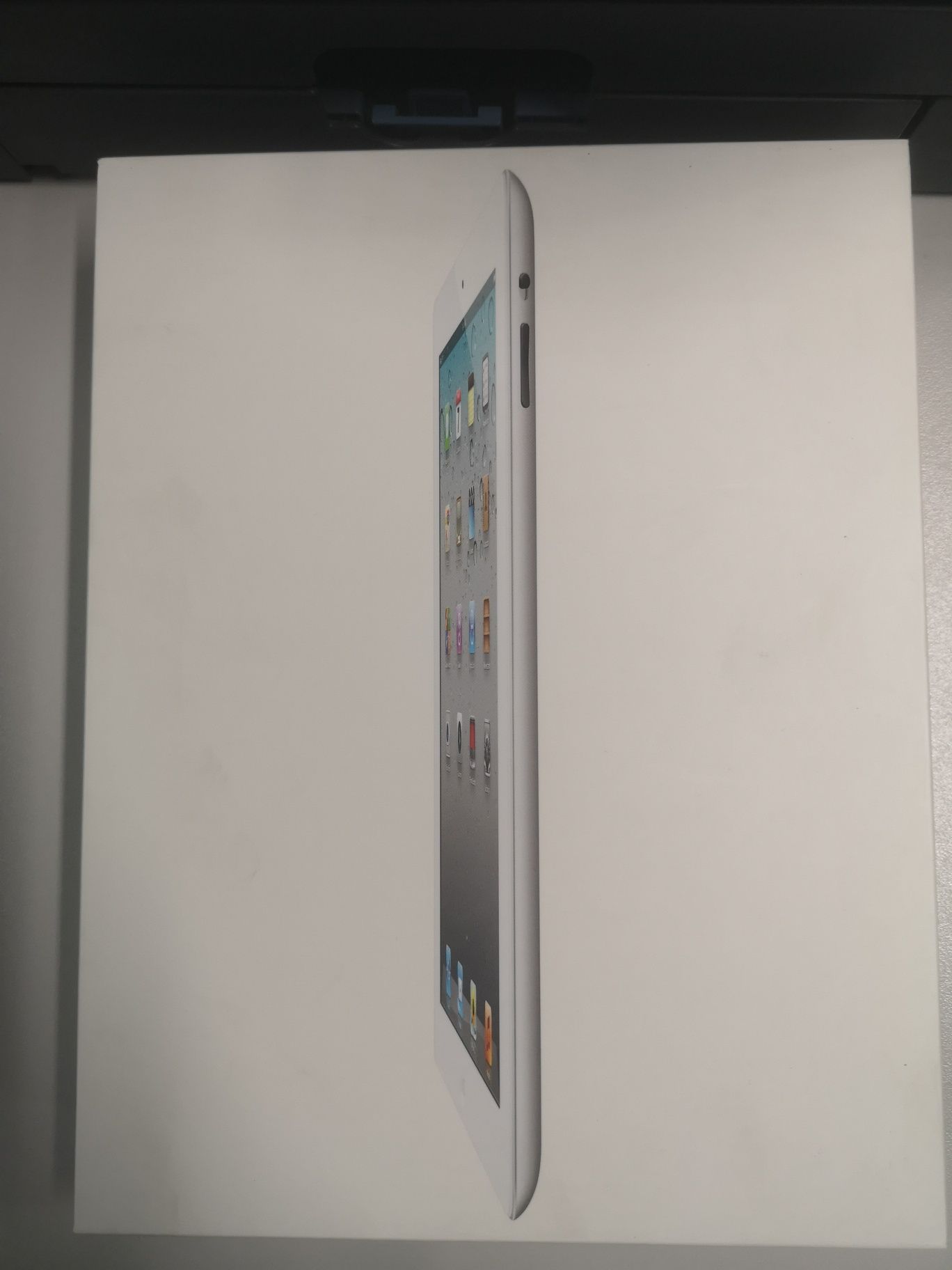 Продавам Apple IPad 2 White