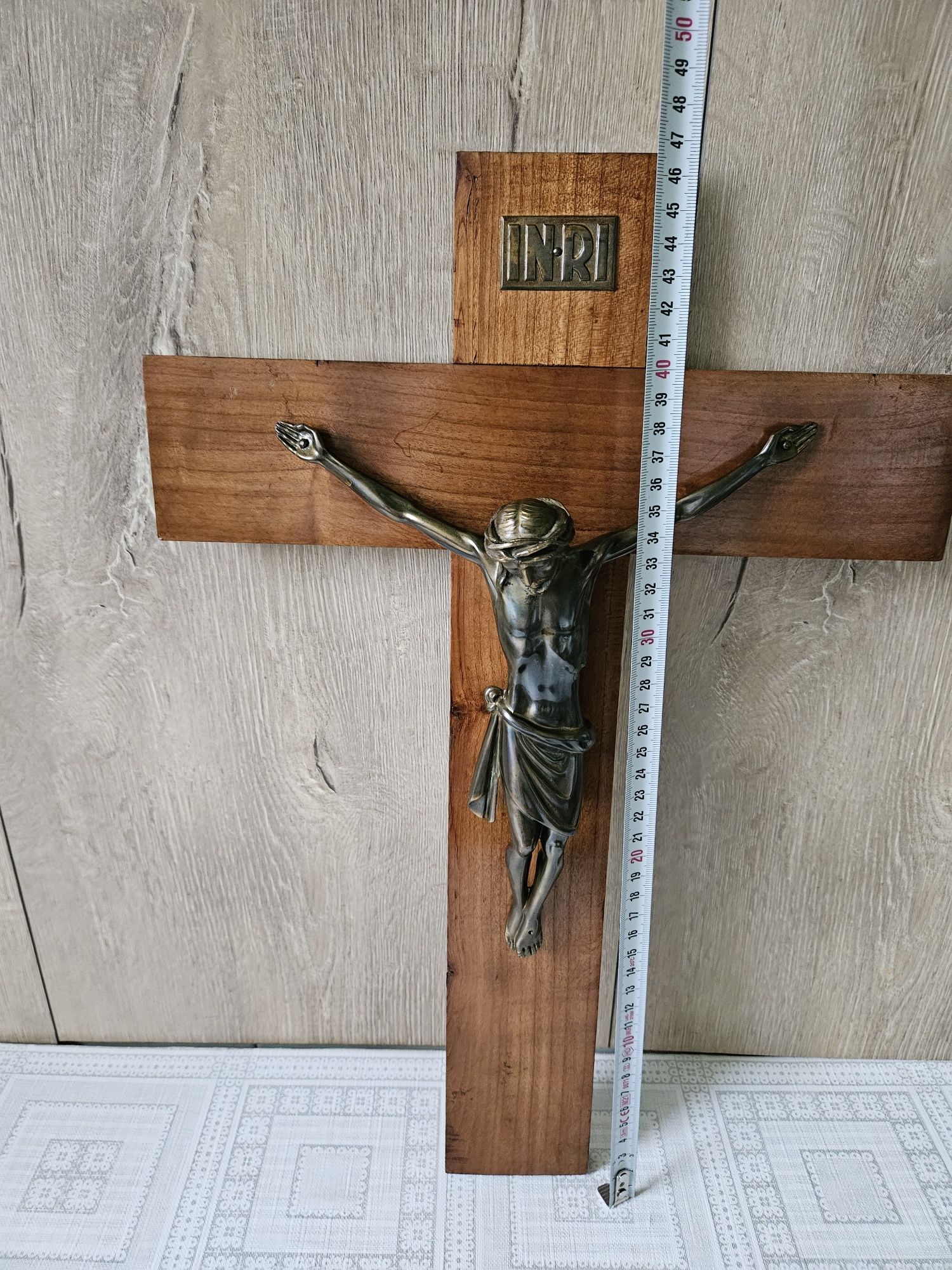 Crucifix ( lemn + alama)