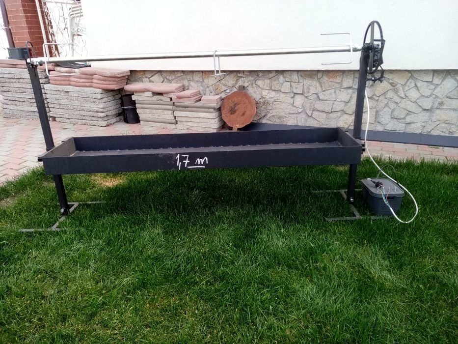 Rotisor electric cu trei viteze
