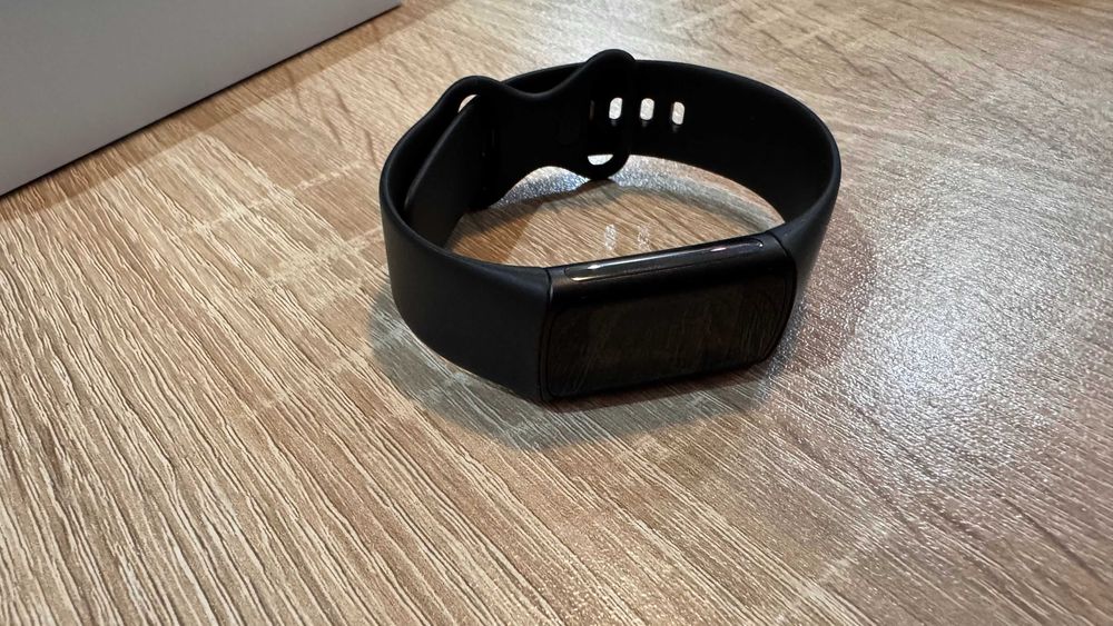 Smart гривна FitBit Charge 6 - Нова