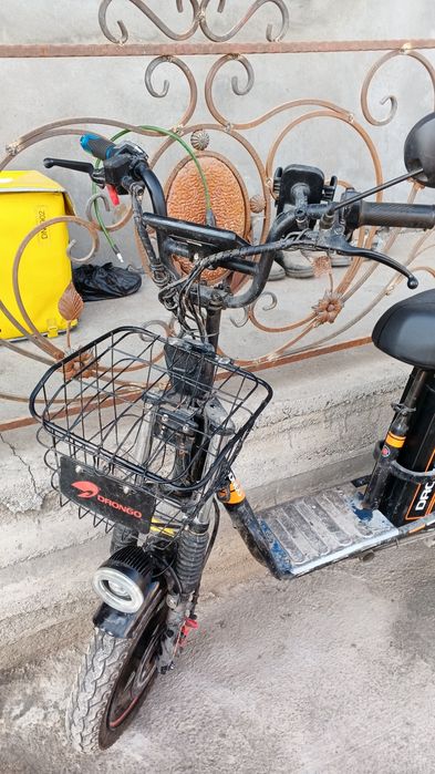 Monster Drongo skuter sotiladi