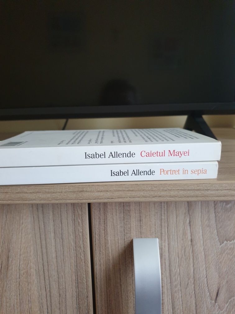 Doua cărți, de Isabel Allende