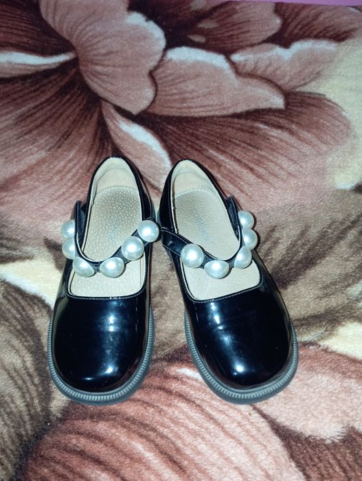 Туфельки на девочку размер 28