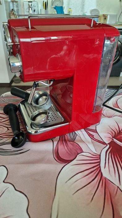 Кафе машина еспресо Arielli KM501R