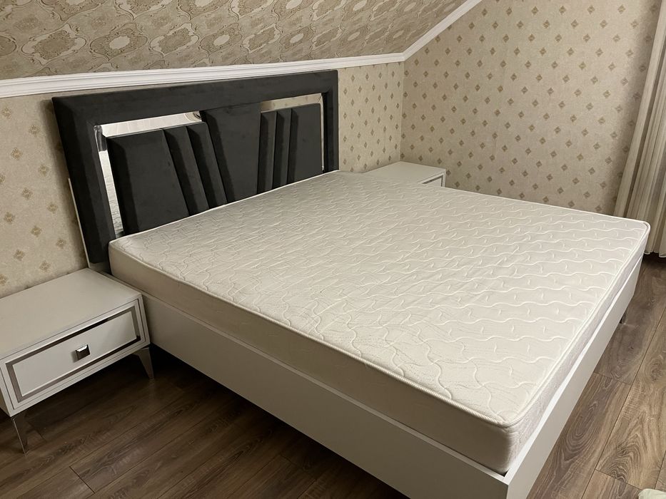 Двуспальная кровать 180х200
