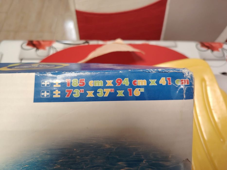 De vanzare barca gonfliabil cu vasla.