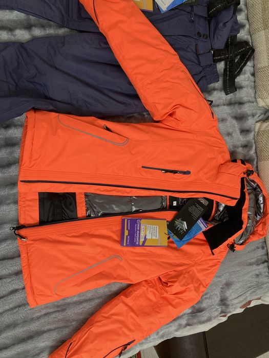 Костюм горнолыжный