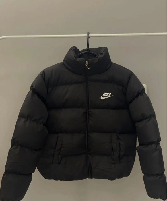 Nike дамски якета Различни цветове