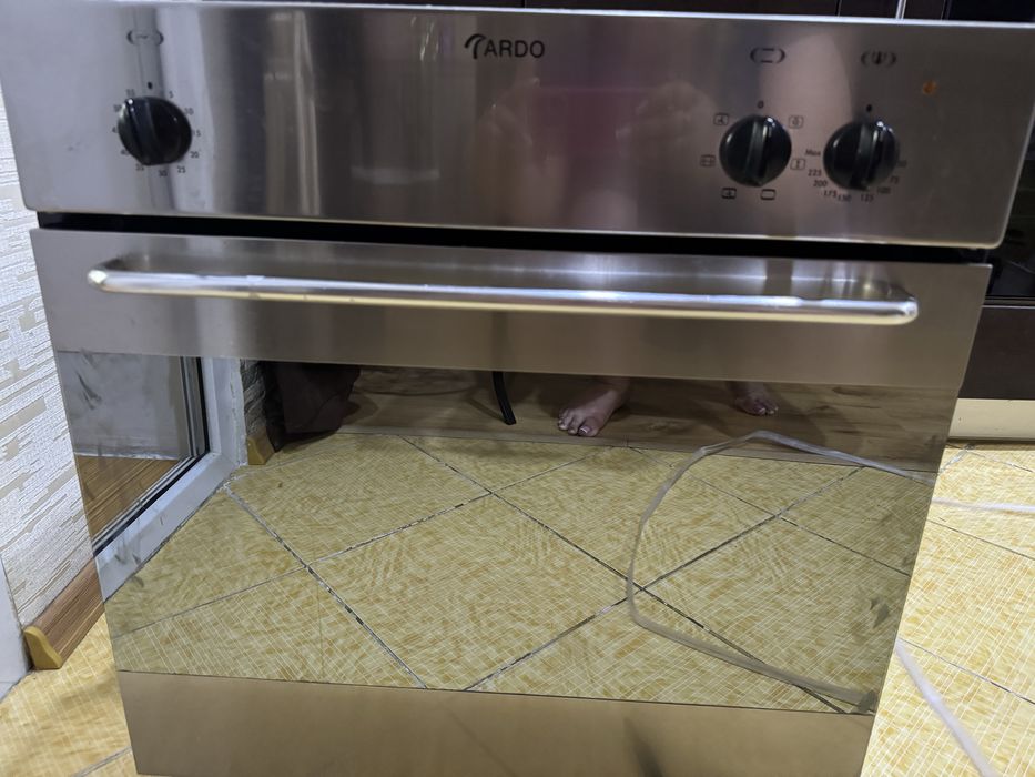 Продается духовой шкаф ARDO и варочная панель комплект