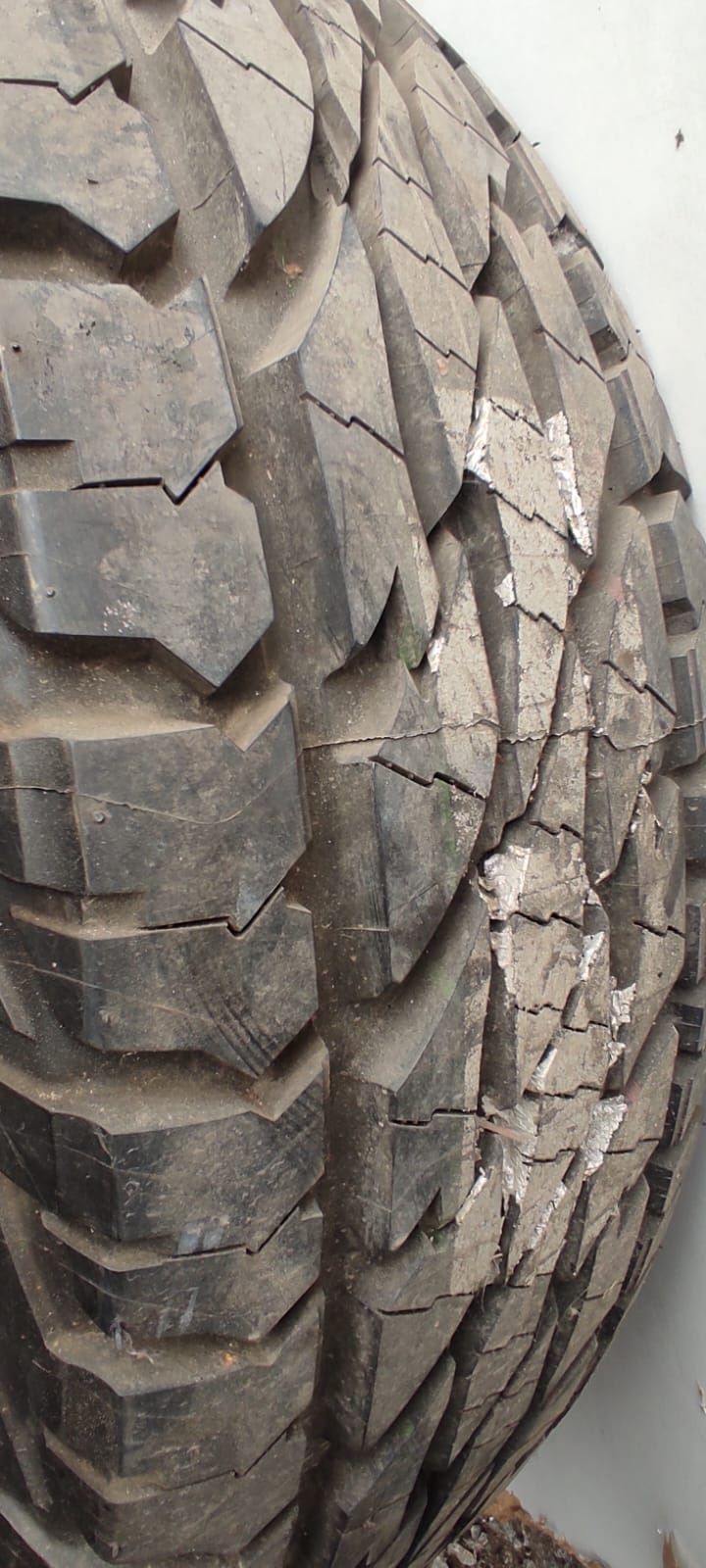 Продам шину 1 шт bridgestone dueler a/t