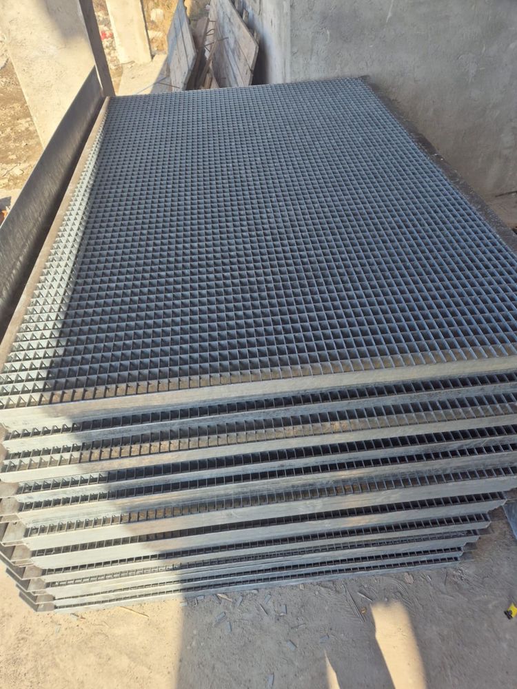 Trepte metalice zincate si rigole