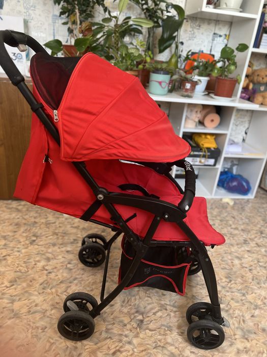 Коляска прогулочная