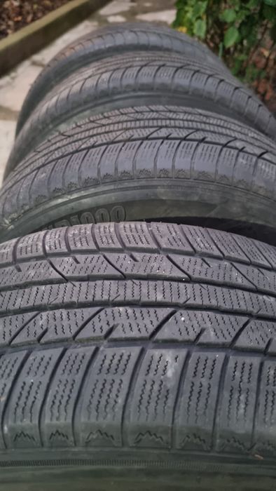 Anvelope iarna 225 60 R16 cu jante tabla