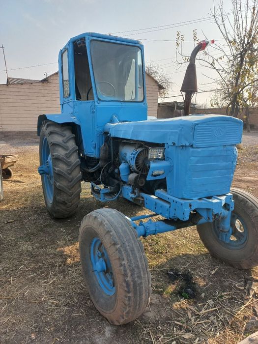 Traktor T 28 sotiladi