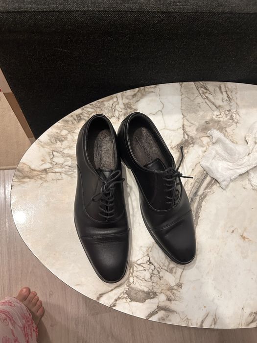 Pantofi piele aproape noi