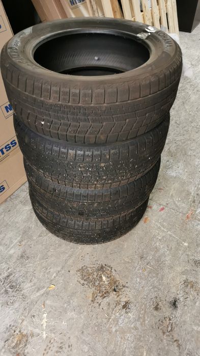 Шины зимние 215/55/17 Yokohama