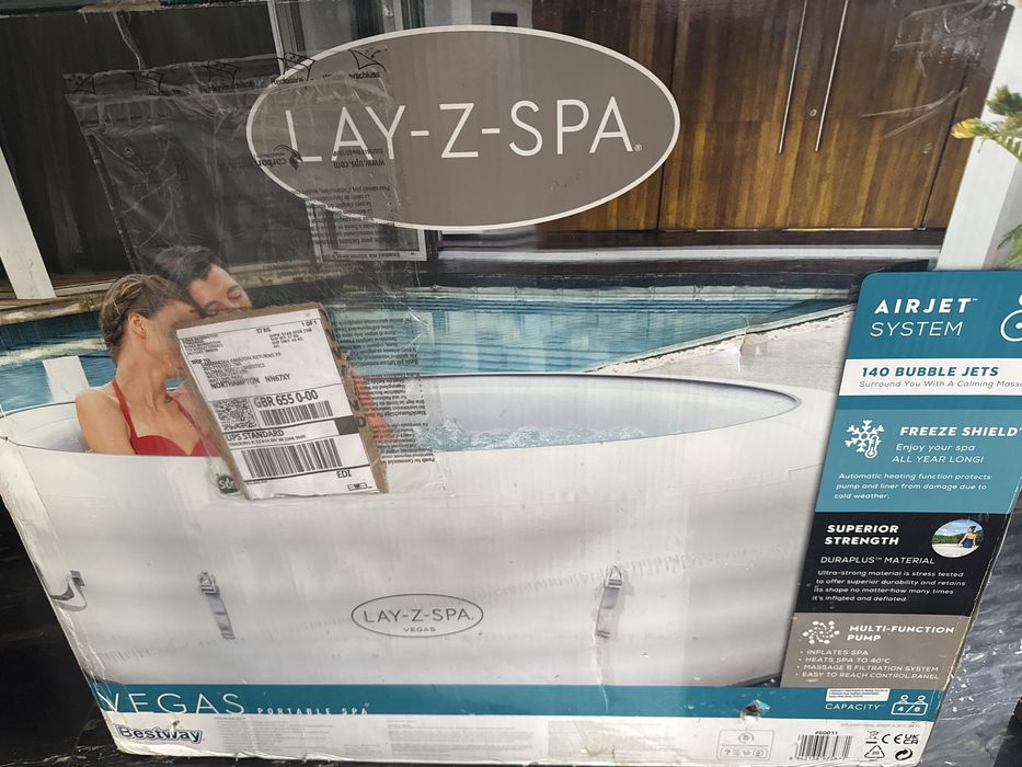 LAY-Z SPA   Jacuzzi hidromasaj 4-6 persoane (nou)