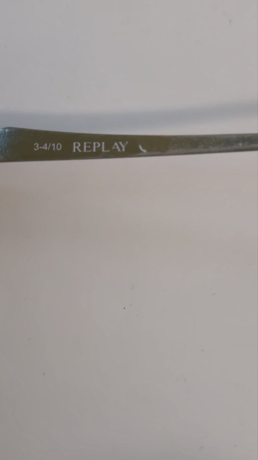 Продавам Диоптрични очила-REPLAY.
