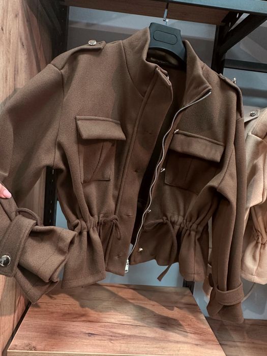 Дамско късо палто с връзки