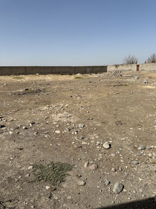 Сотилади: Ер учаскаси 12 сотих .Янги Узбекистон паркига якин