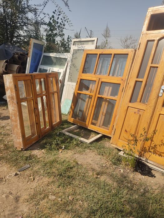 Лакланган чиройли эшик ромлар срочно сотилади