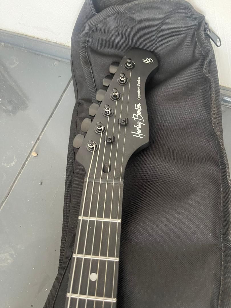 Chitara Harley Benton ST-20HSS SBK Standard Series -A-