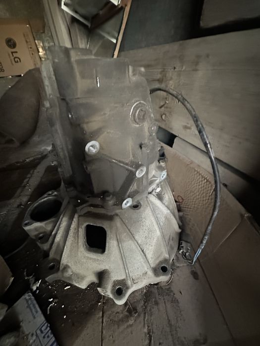 Продам  коробку