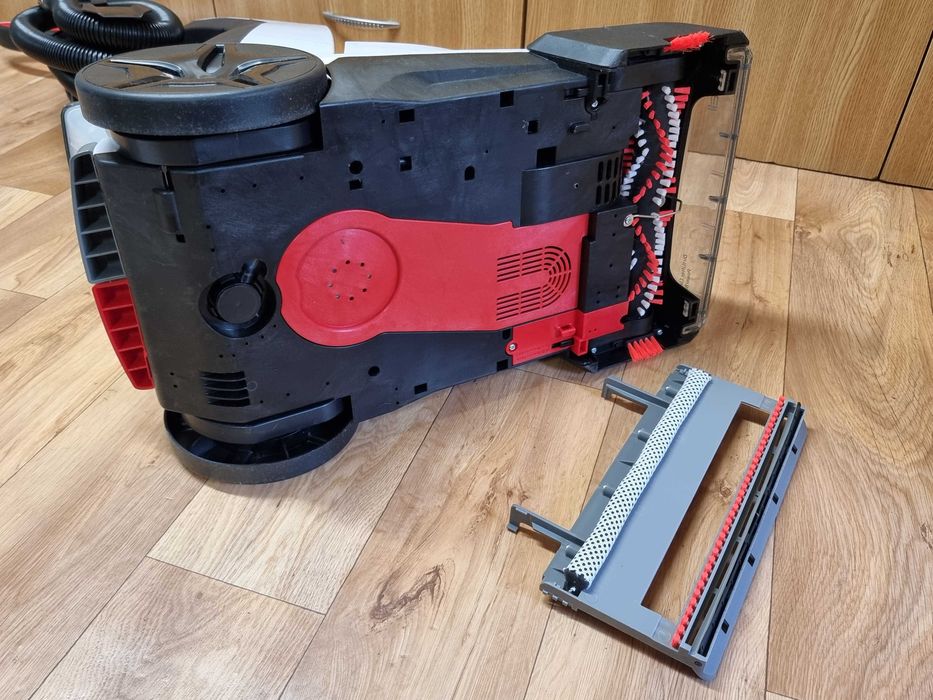 Aspirator profesional cu spalare Bissell power wash delux