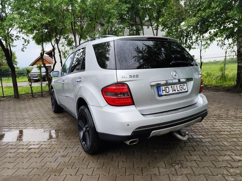Mercedes-Benz ML Mercedes ML 320 – Putere, confort și stil!
