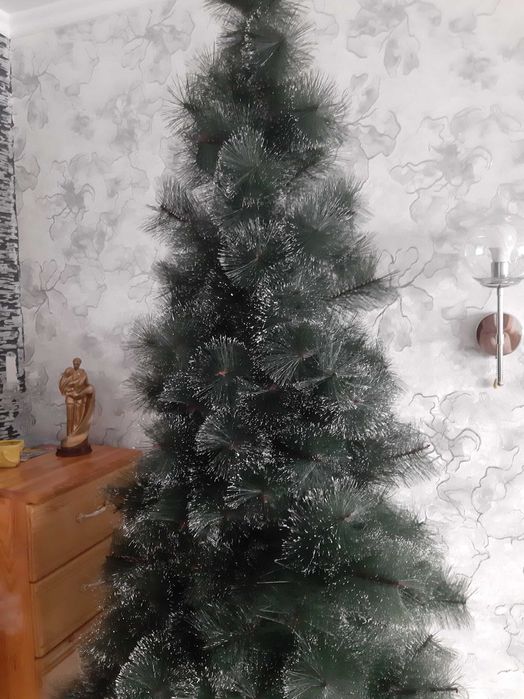 Продам ёлку искусственную
