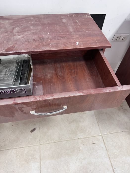 Масивен шкаф размер  височ87см ширин60 дължина 90