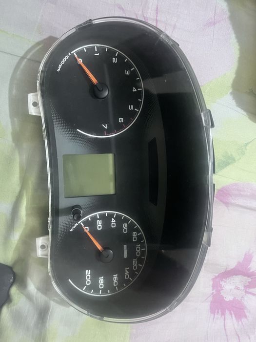 Продам щиток приборов гранта калина в хорошем состоянии