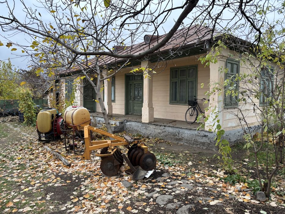 Vand casa batraneasca