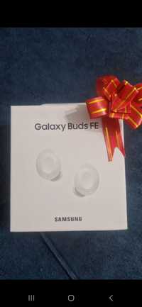 Продам беспроводные наушники Samsung Galaxy Buds Fe