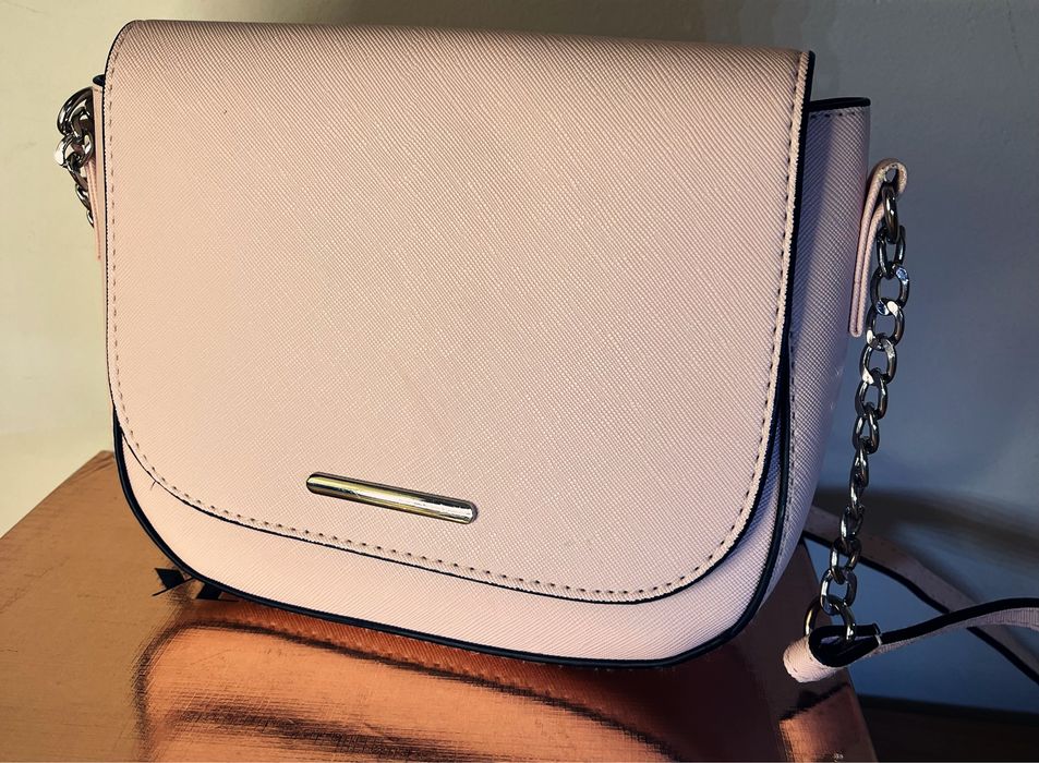 Продавам дамски чанти