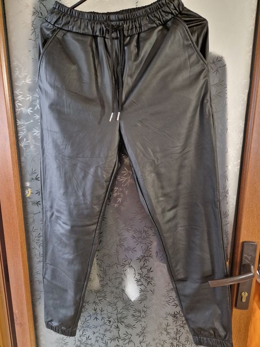 Pantaloni vătuiți pe interior