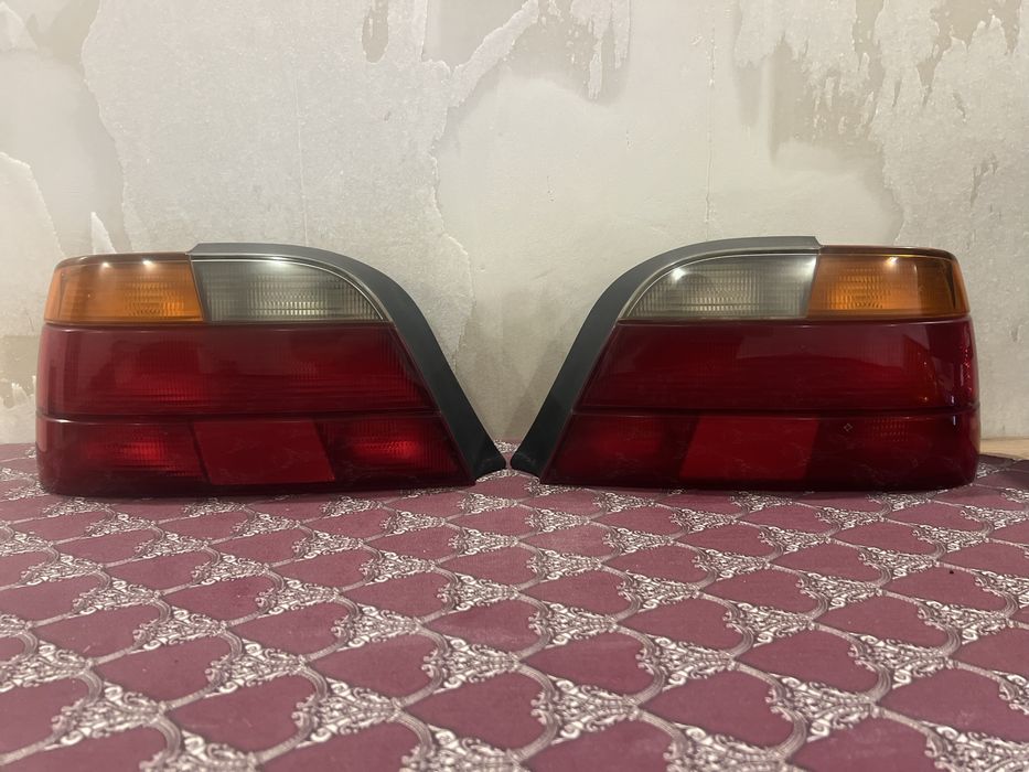Оригинал задние фонари е38