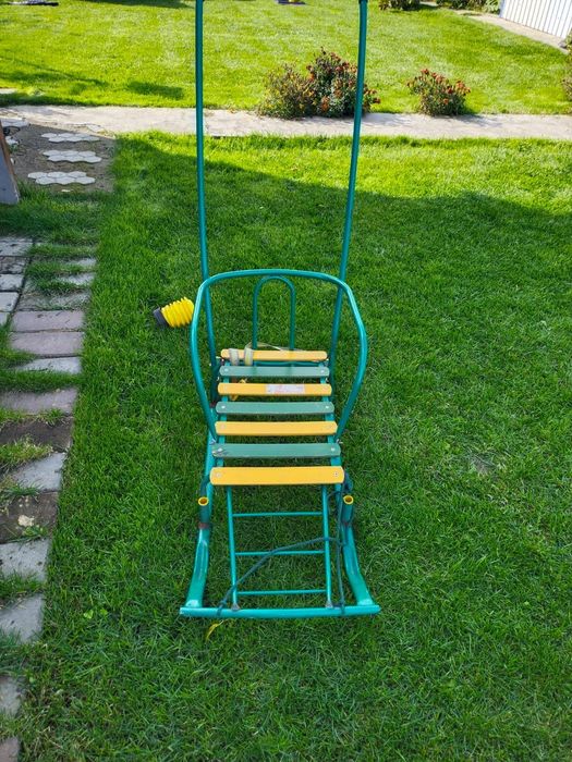 Продам санки в хорошем состоянии