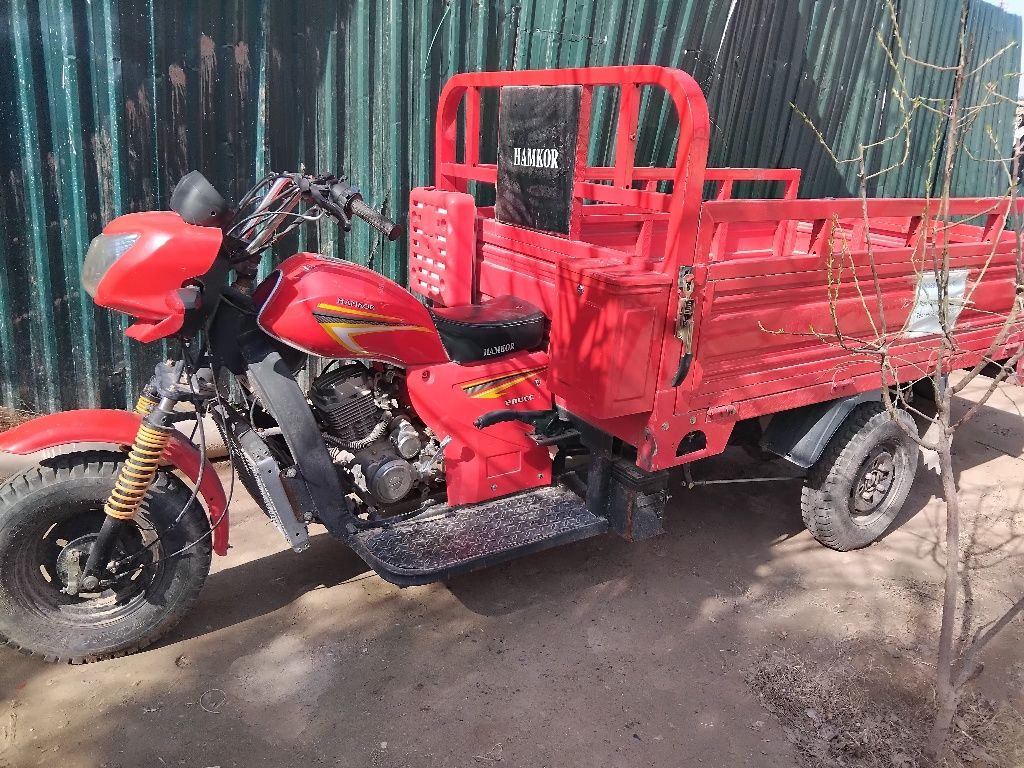 Moto sotiladi suroshno pul zarur