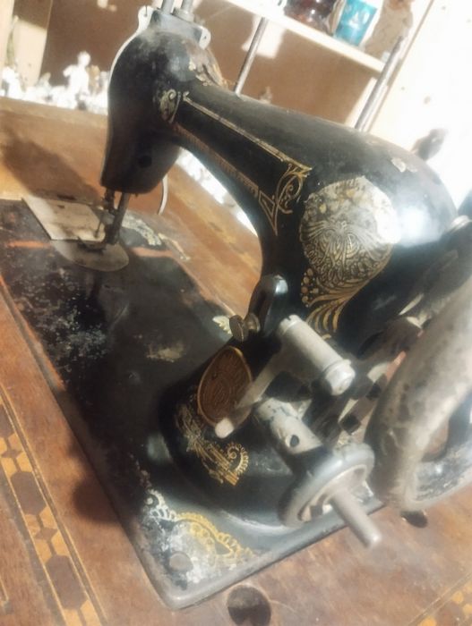 Vând mașini de cusut !!!