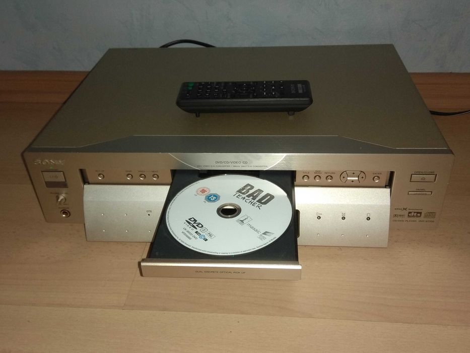 Висок клас DVD/CD плейър Sony DVP-S7700