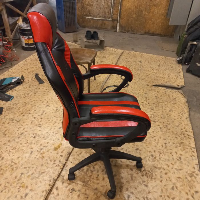 Продам игровое кресло
