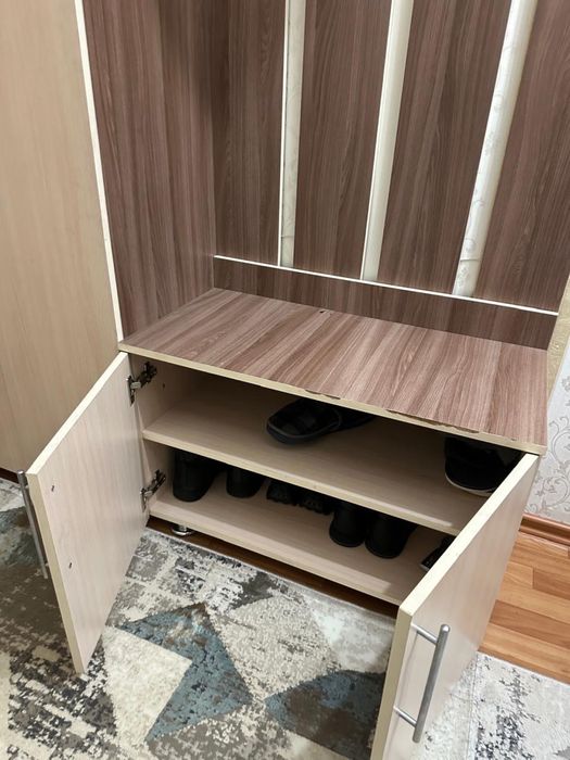 Продам шкаф в прихожую