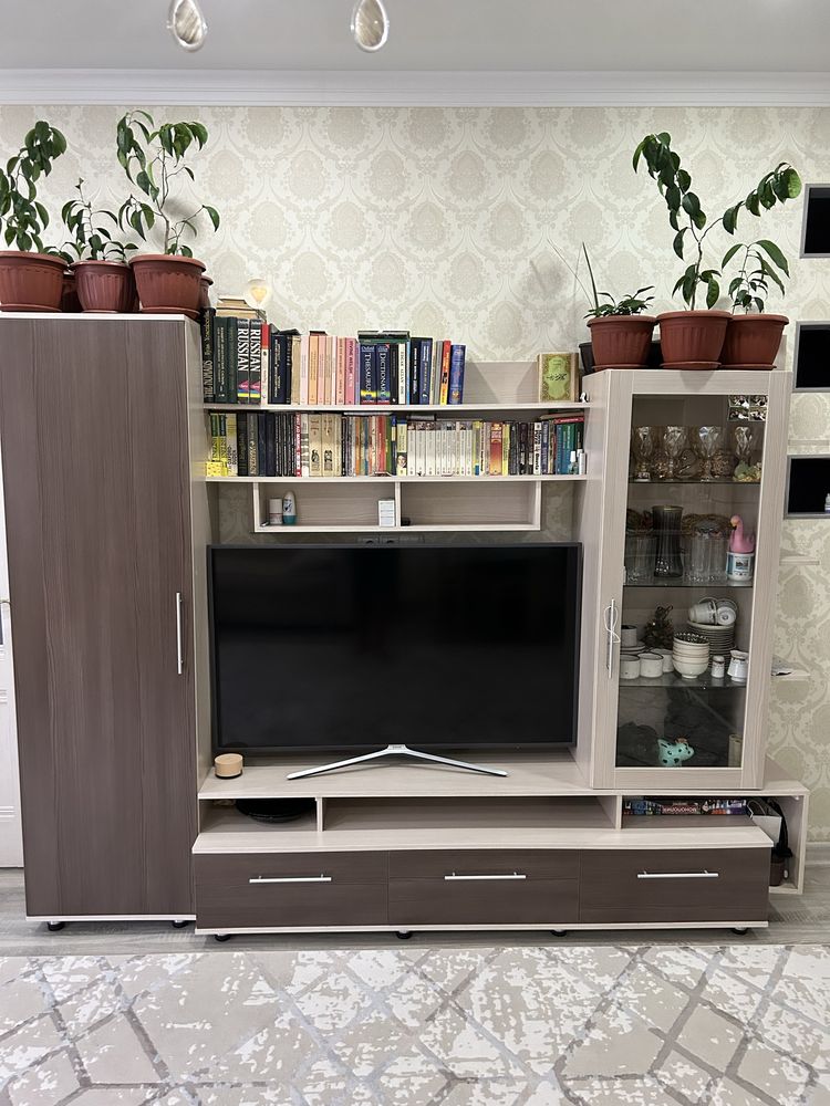 Продаю стенку почти новую