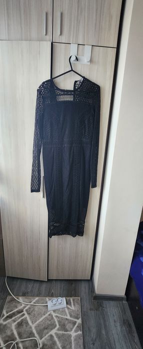 Рокля черна дантела