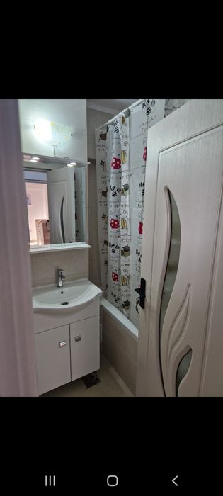 Închiriez garsoniera confort 1