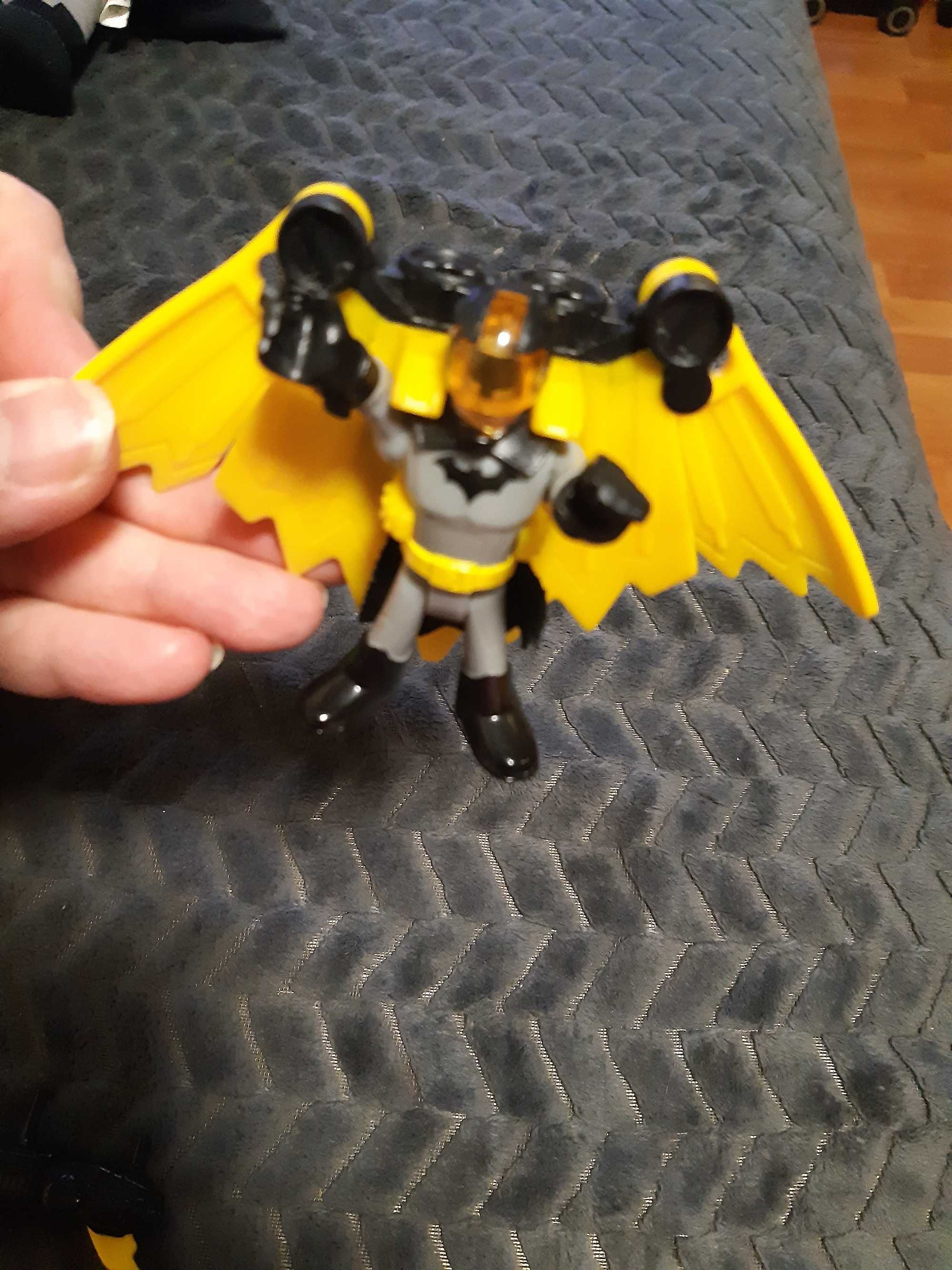 Figurine Batman articulate cu accesorii super eroi