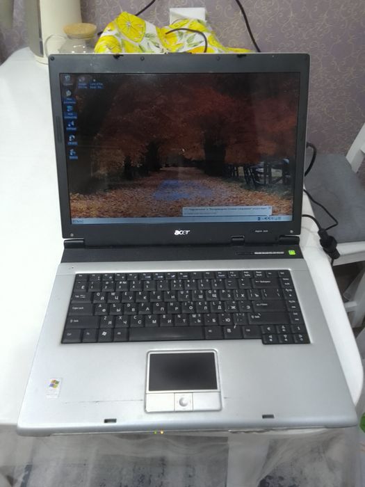 Продам ноутбук работает без торга для фильмов нова зарядка